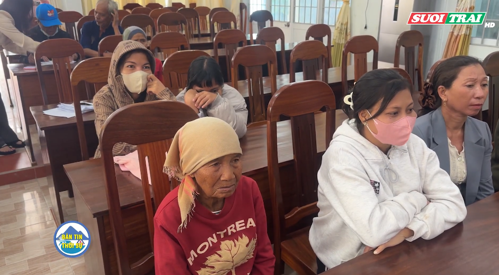 UBND XÃ SUỐI TRAI TIẾP NHẬN VÀ TRAO TẶNG 50 SUẤT QUÀ CỦA LÃNH ĐẠO UBND TỈNH CHO CÁC HỘ GIA ĐÌNH CÓ HOÀN CẢNH KHÓ KHĂN NHÂN DỊP TẾT NGUYÊN ĐÁN BÍNH NGỌ 2026